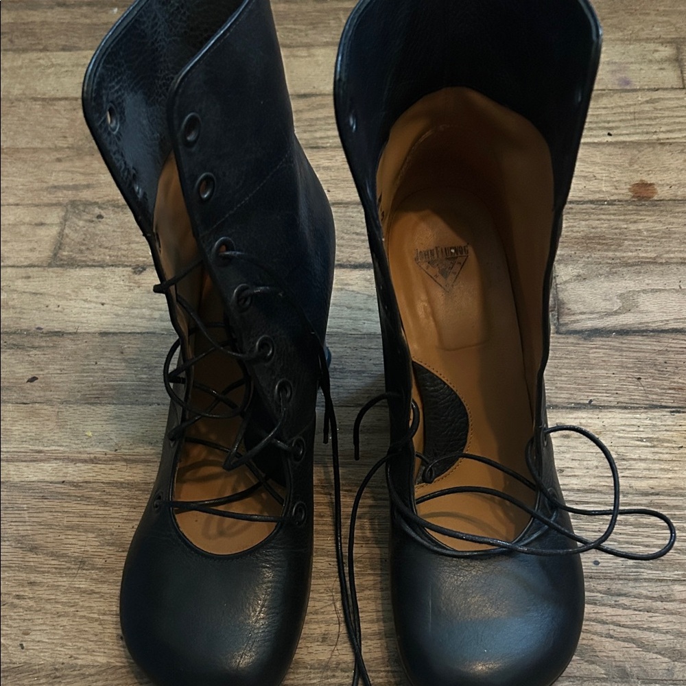 Fluevog Soprano Angela booties 11